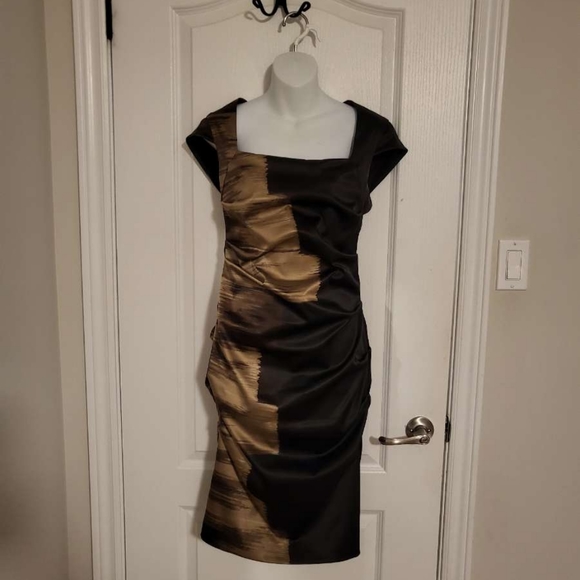 Le Chateau ruched dress - Picture 1 of 6